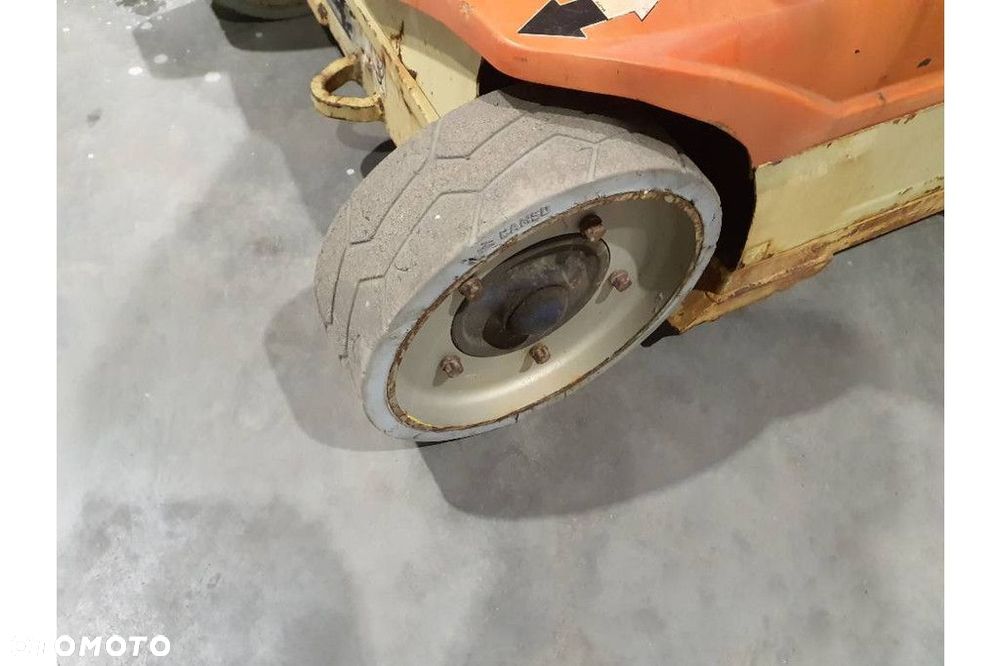 JLG T10E - 18