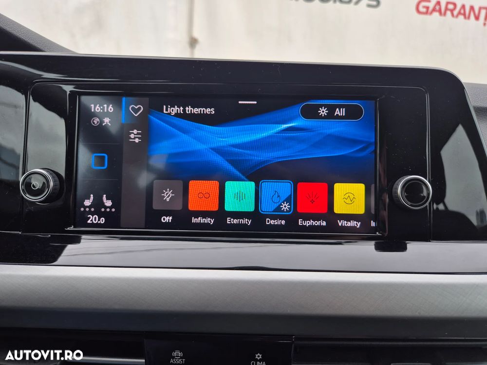 Volkswagen Golf 1.0 eTSI DSG MHEV Life - 23