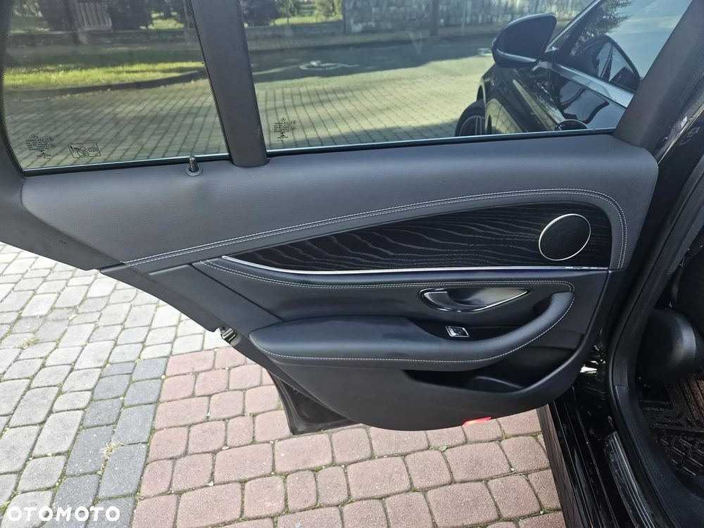 Mercedes-Benz Klasa E 220 d 4-Matic AMG - 18