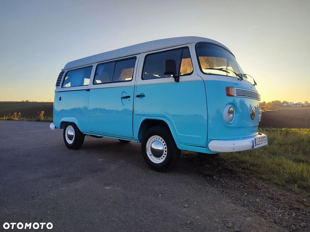 Volkswagen Transporter - 1