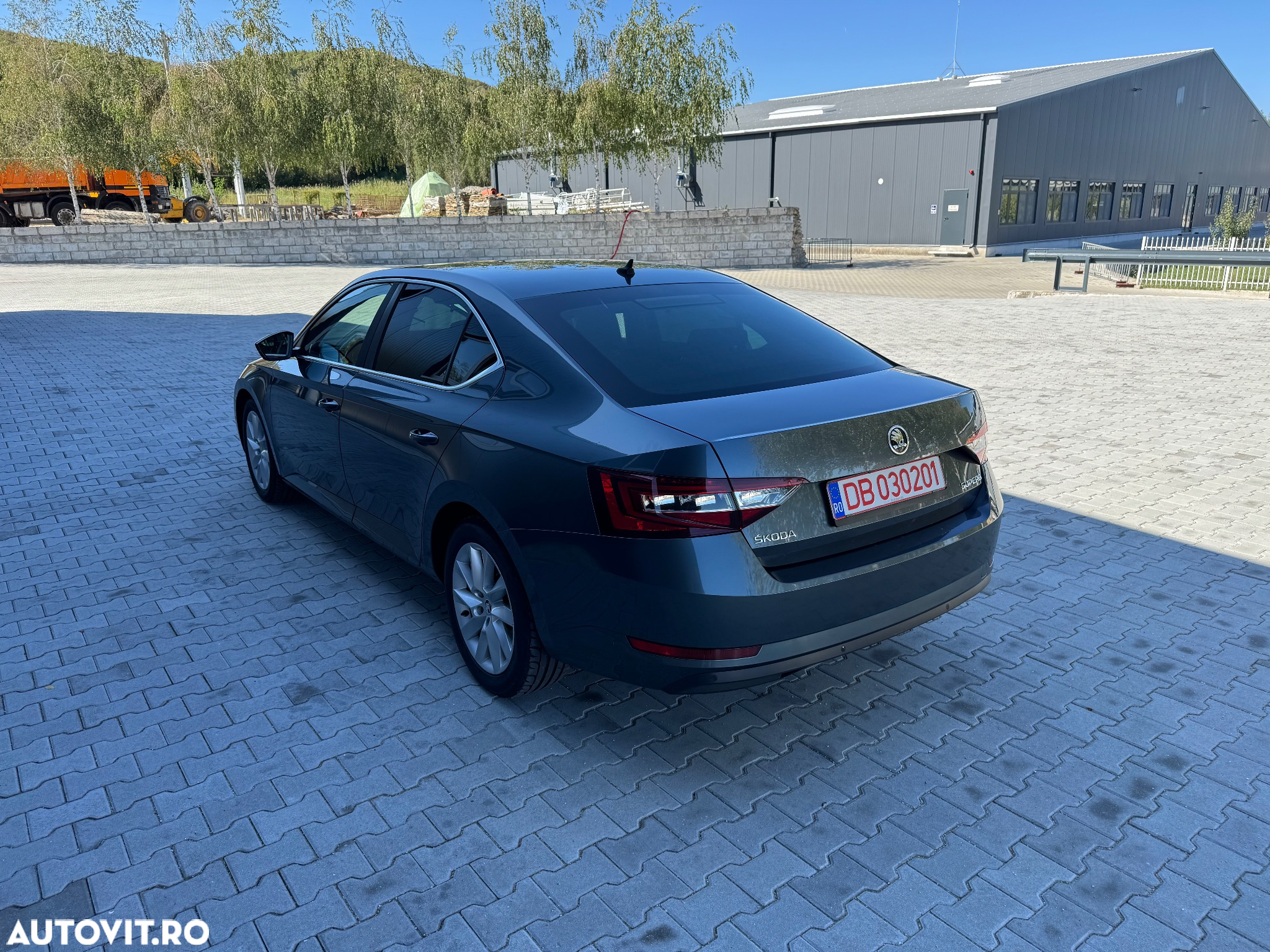 Skoda Superb 2.0 TDI DSG Style - 17
