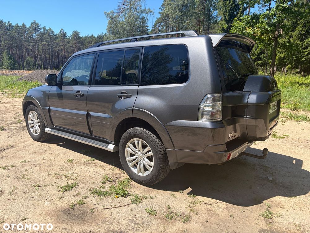 Mitsubishi Pajero - 2