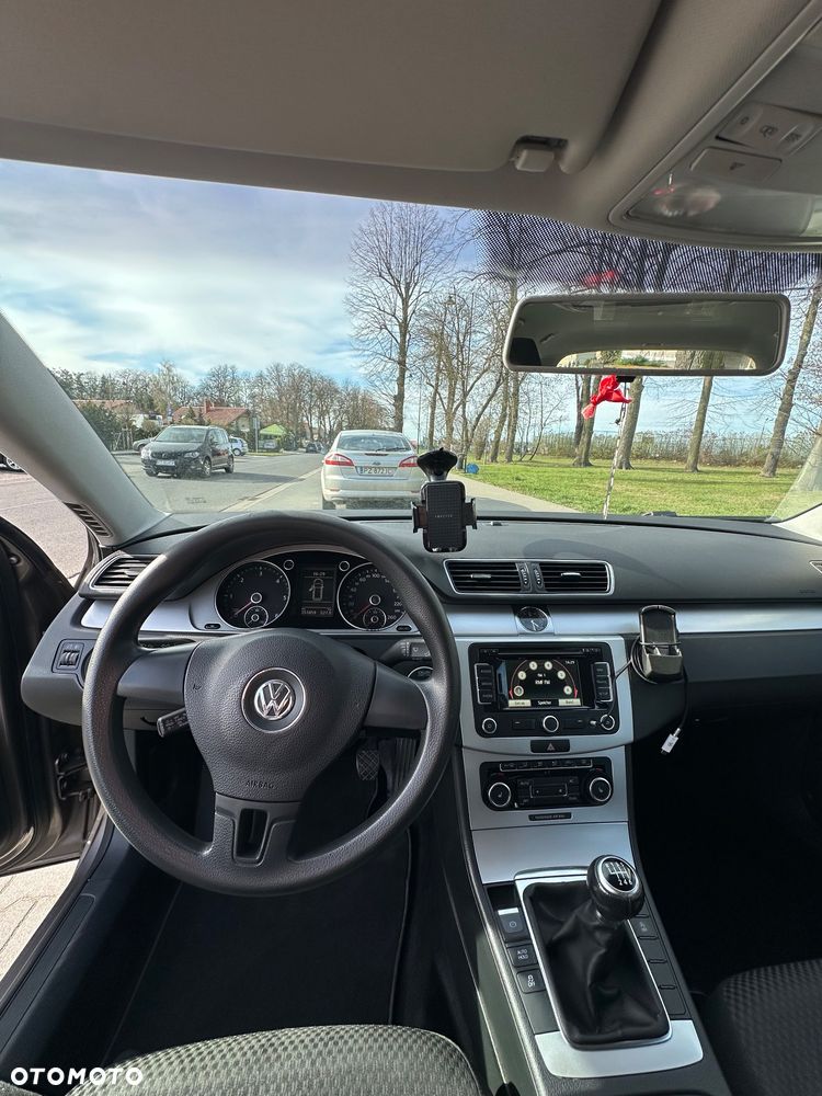 Volkswagen Passat 2.0 TDI Comfortline - 12