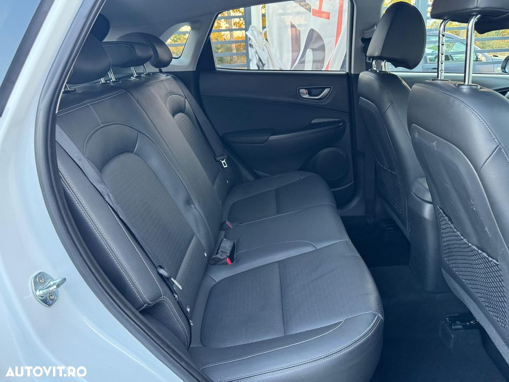 Hyundai KONA - 17