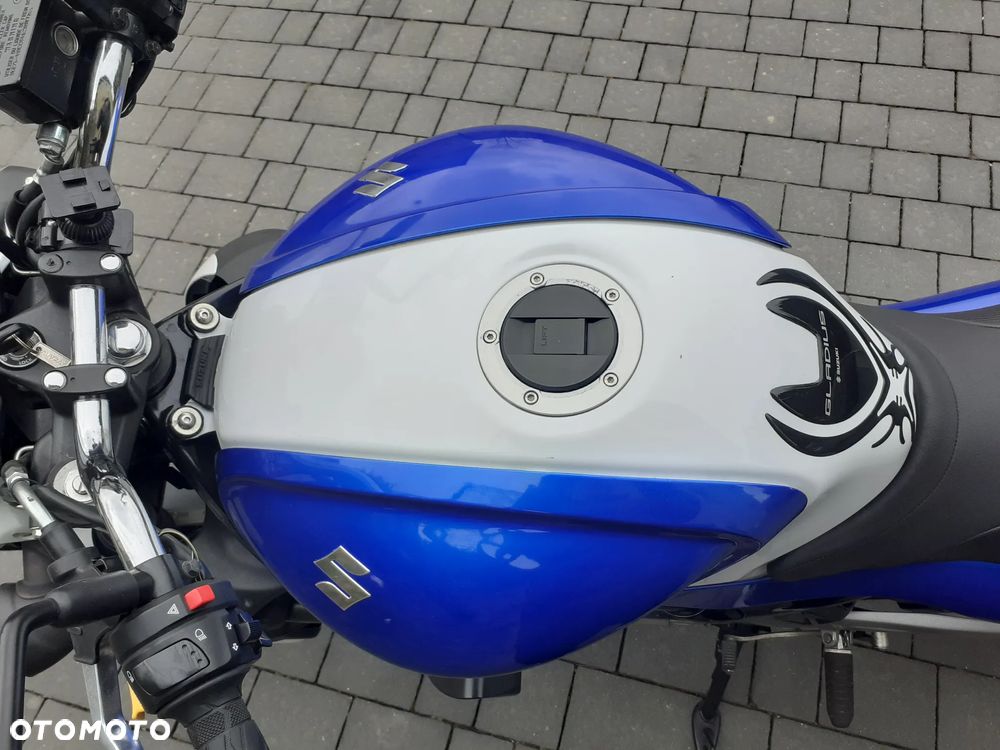 Suzuki Gladius - 4
