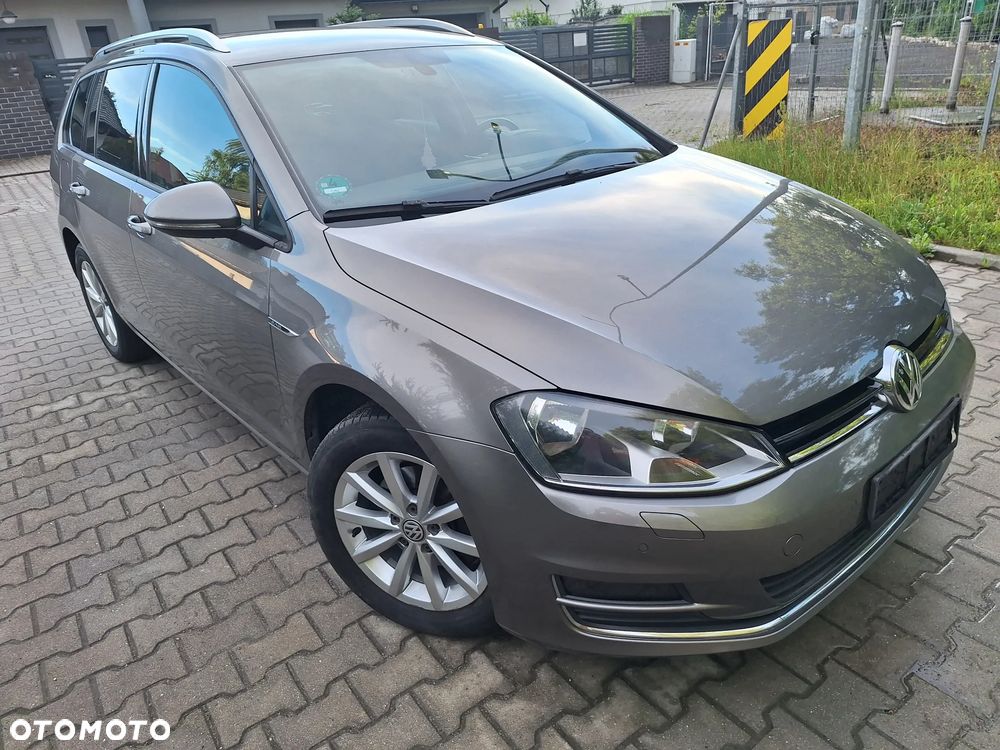 Volkswagen Golf - 1