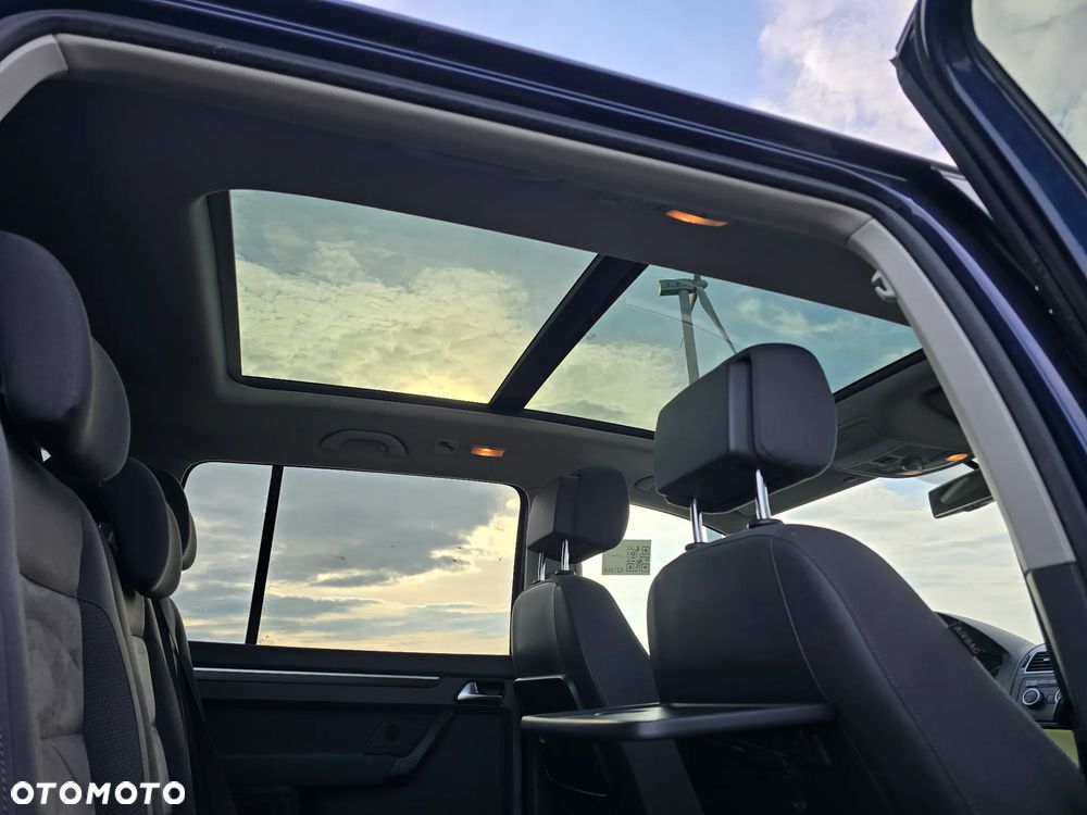 Volkswagen Touran 2.0 TDI DPF DSG Highline - 9