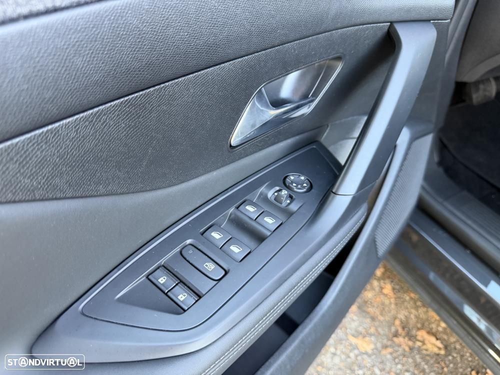 Peugeot 408 1.6 Hybrid GT e-EAT8 - 19