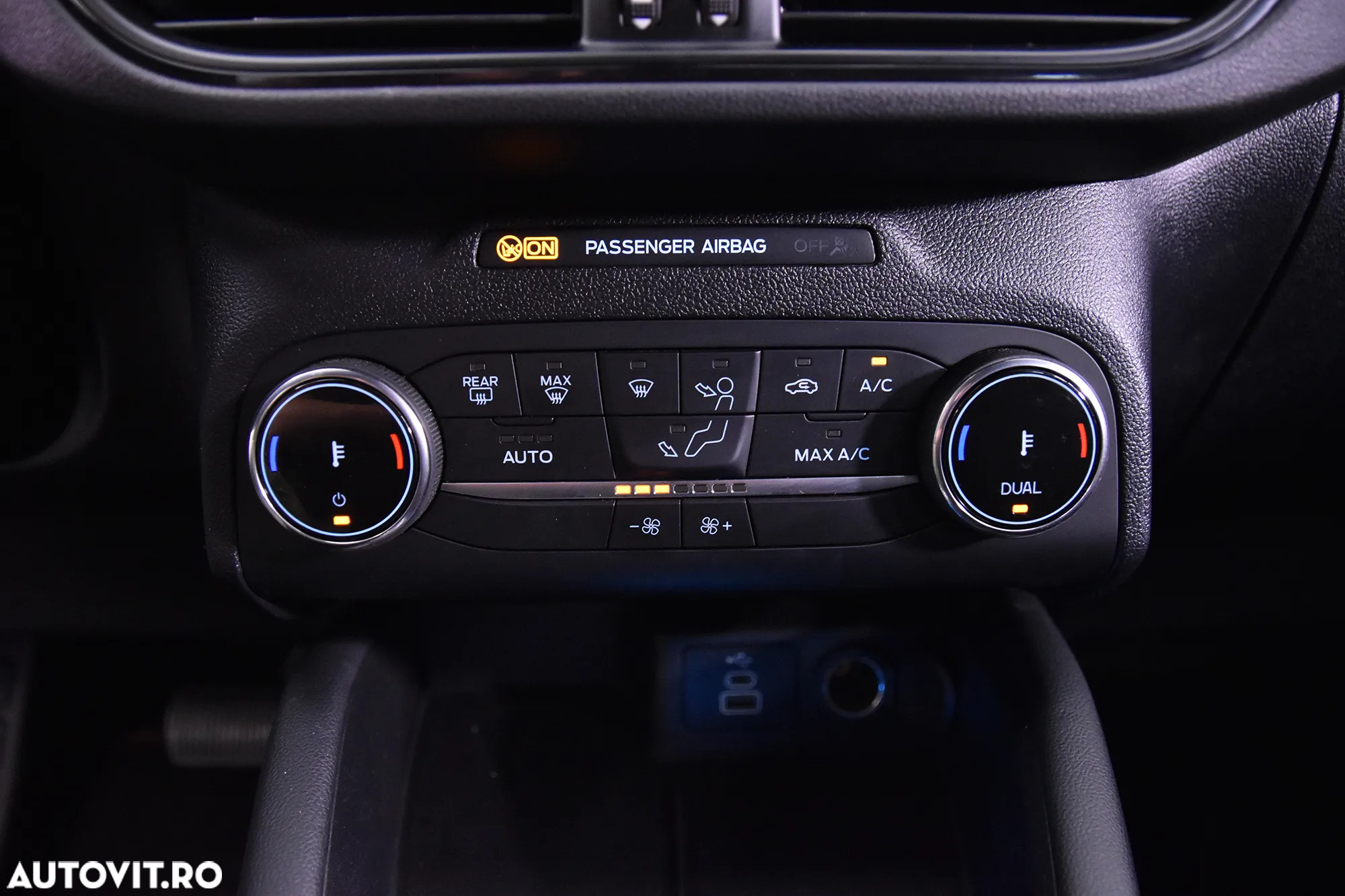 Ford Kuga - 17