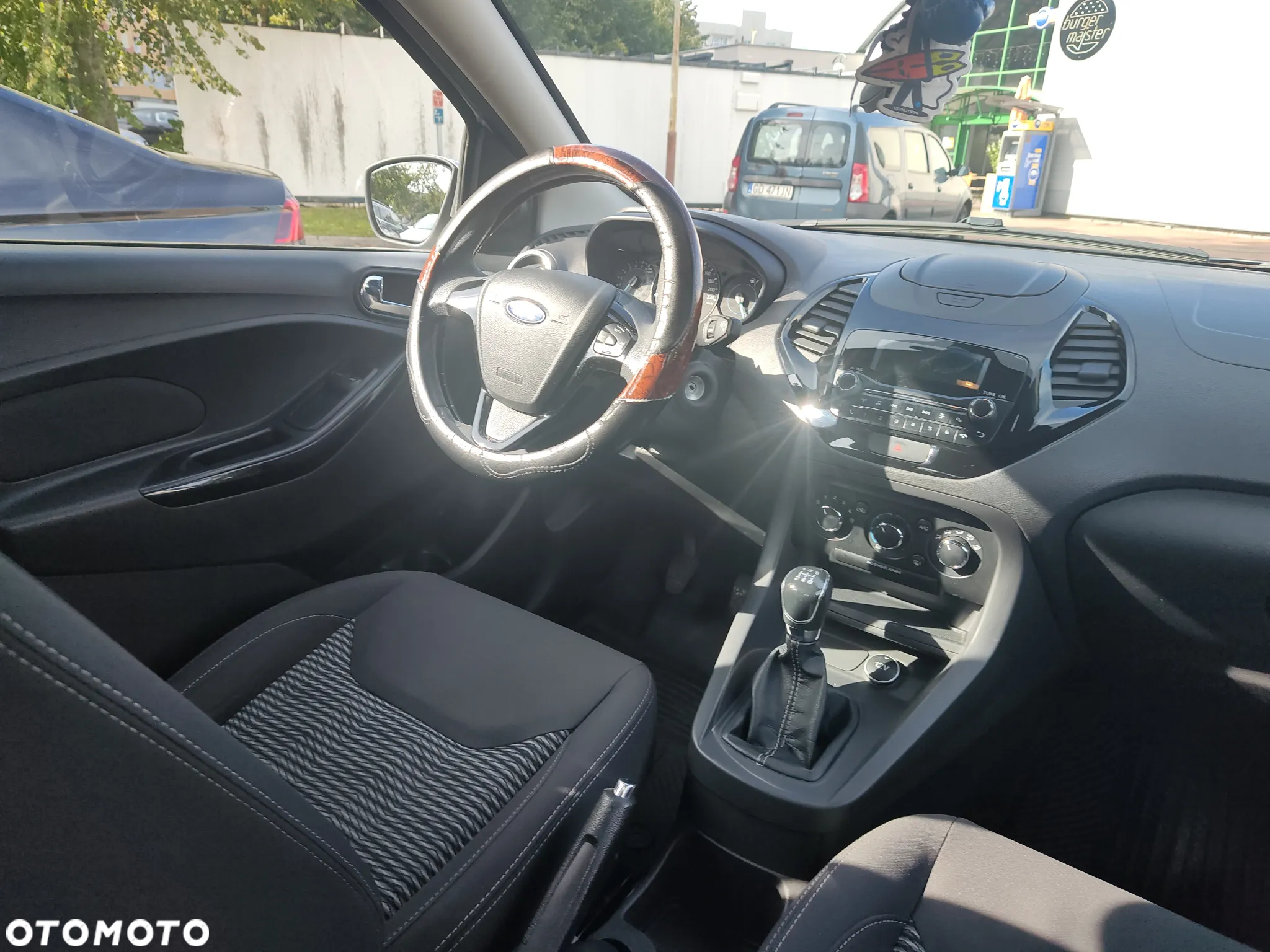Ford KA - 10