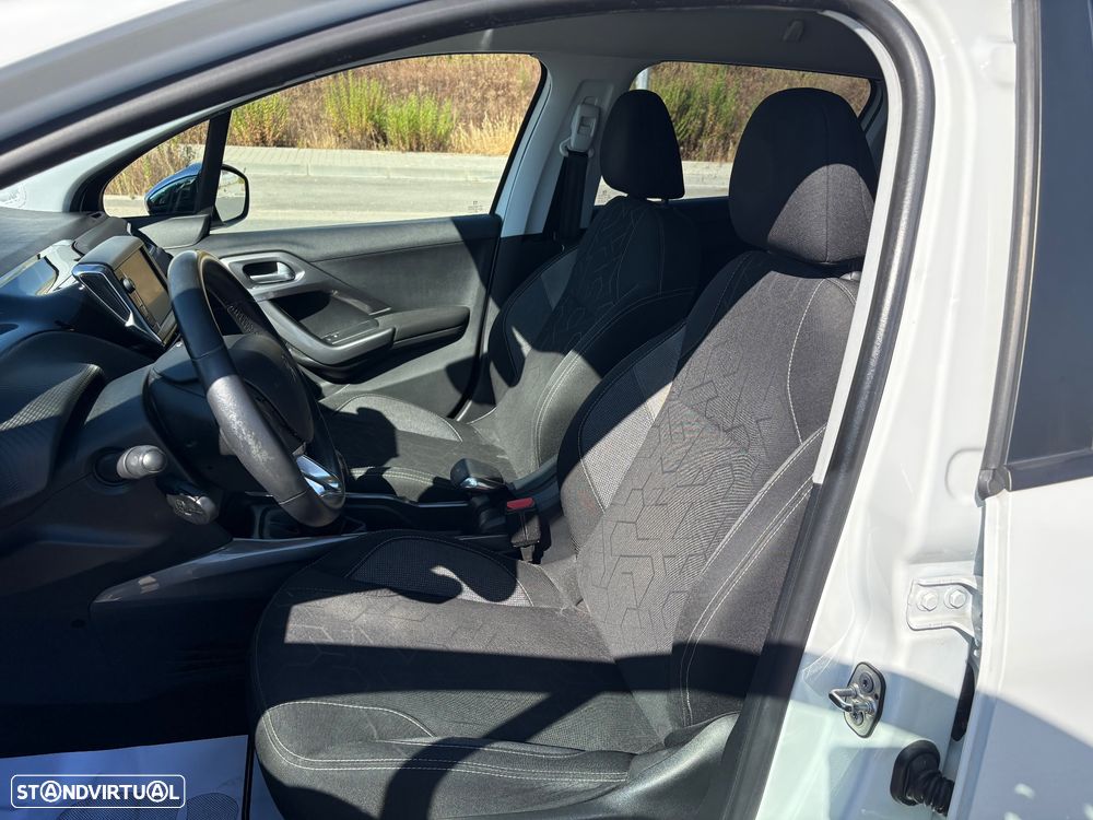 Peugeot 2008 1.2 PureTech Style - 14