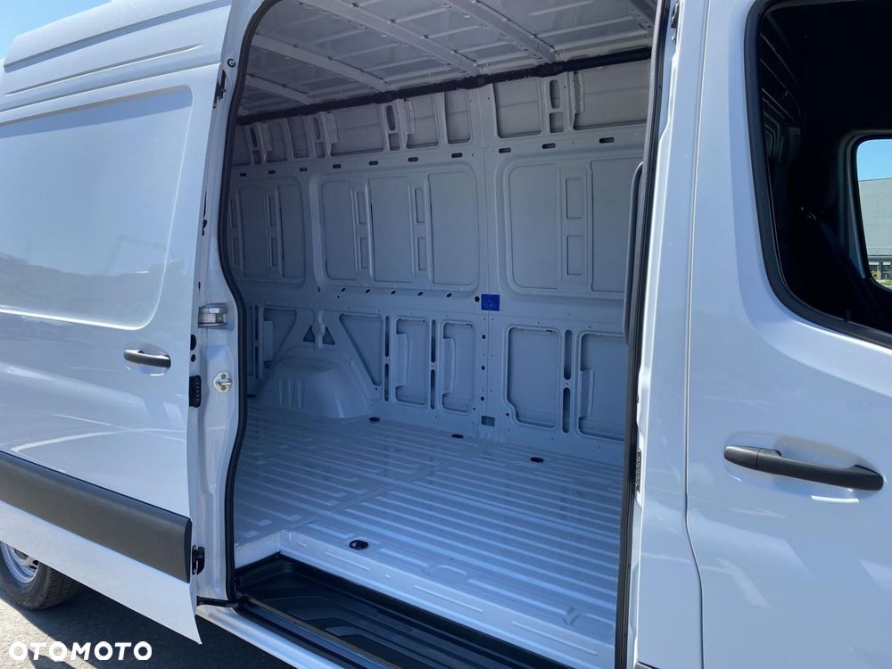 Mercedes-Benz Sprinter - 19