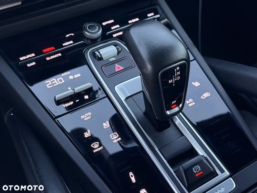 Porsche Cayenne - 18