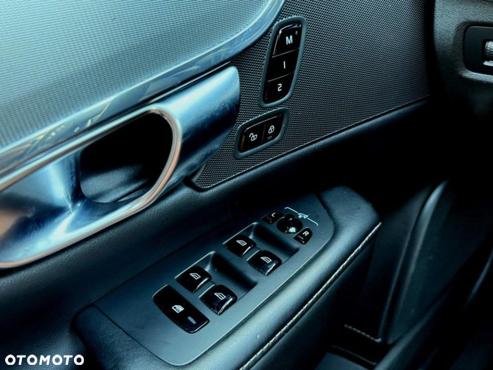 Volvo V90 Cross Country - 17