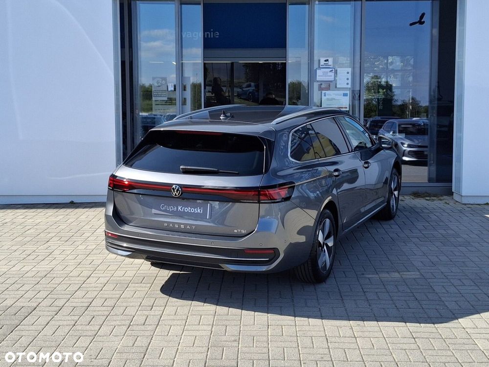 Volkswagen Passat - 8
