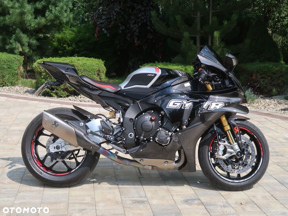 Yamaha R1 - 2