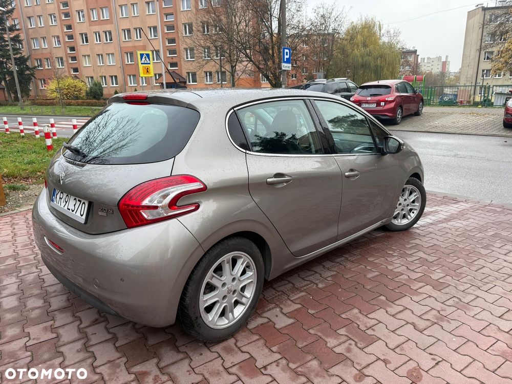 Peugeot 208 - 9