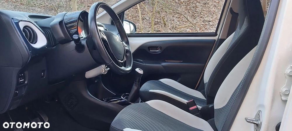 Peugeot 108 PureTech 82 Top Roland Garros - 10