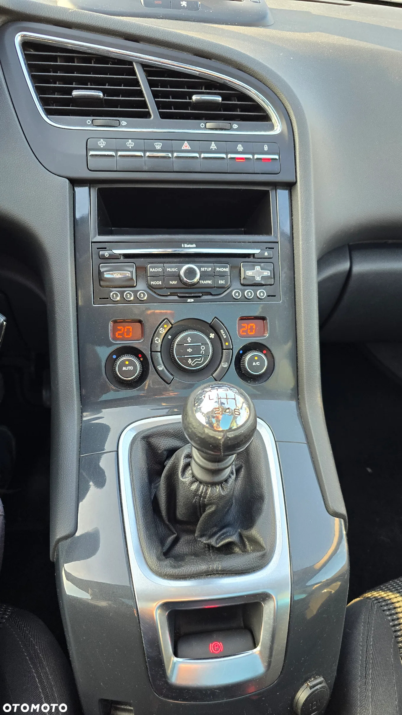 Peugeot 5008 1.6 THP Allure 7os - 17