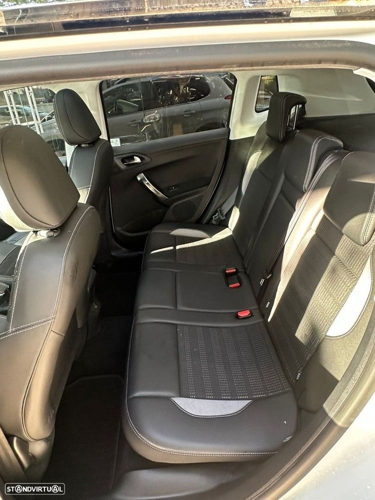 Peugeot 2008 1.2 PureTech Allure - 13
