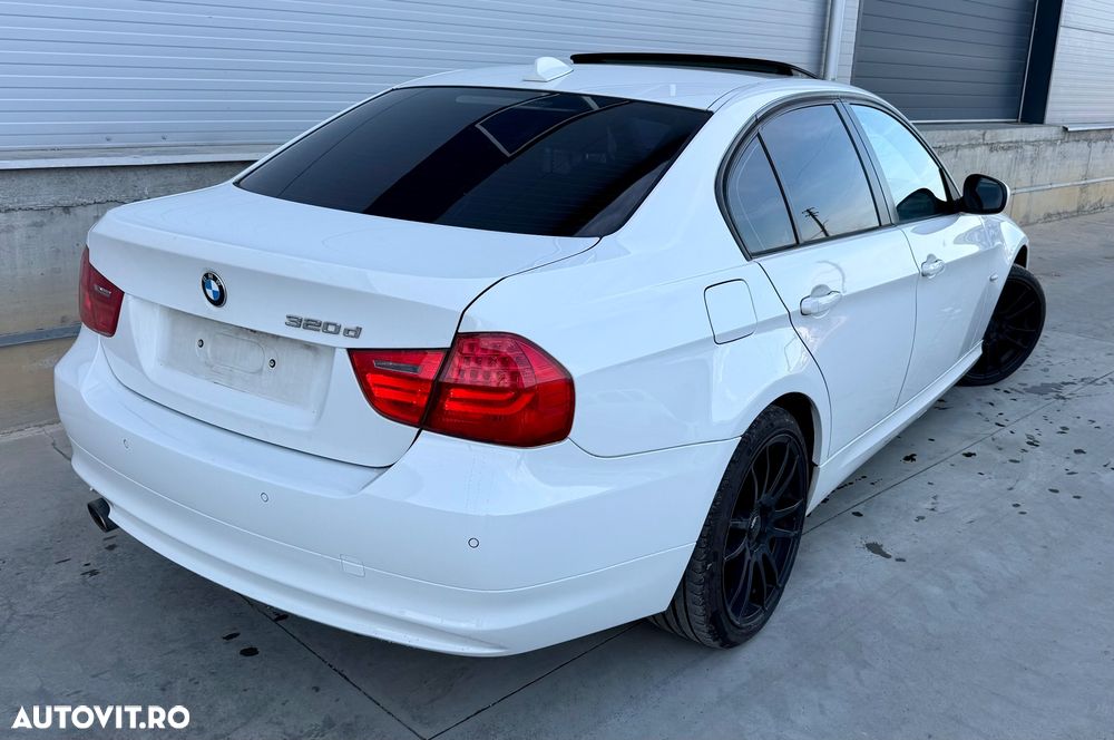 BMW Seria 3 320d DPF Aut. Edition Exclusive - 15