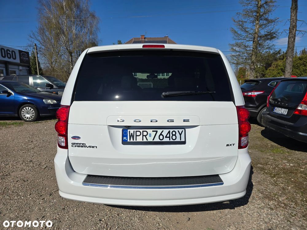 Dodge Grand Caravan - 8