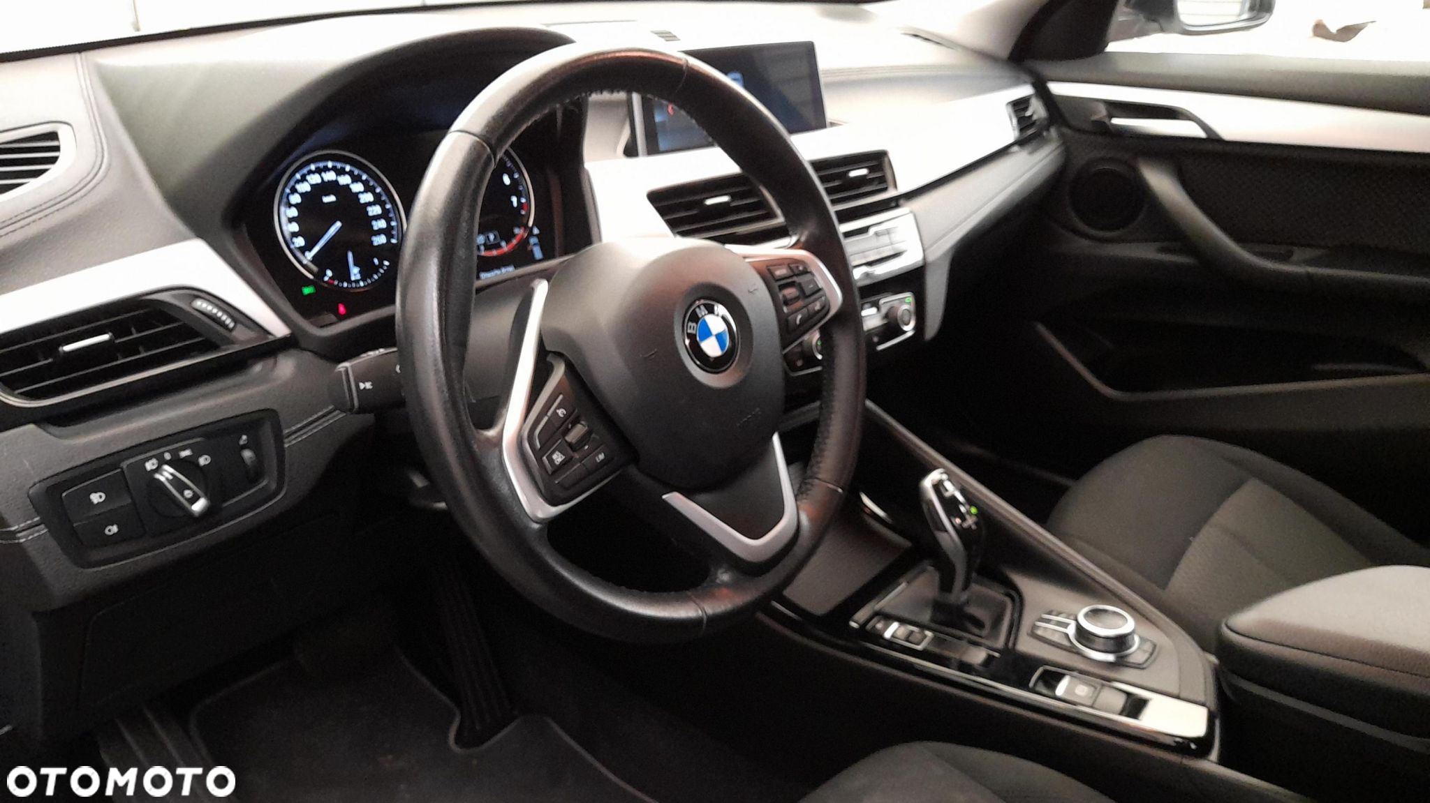 BMW X2 sDrive18i - 9