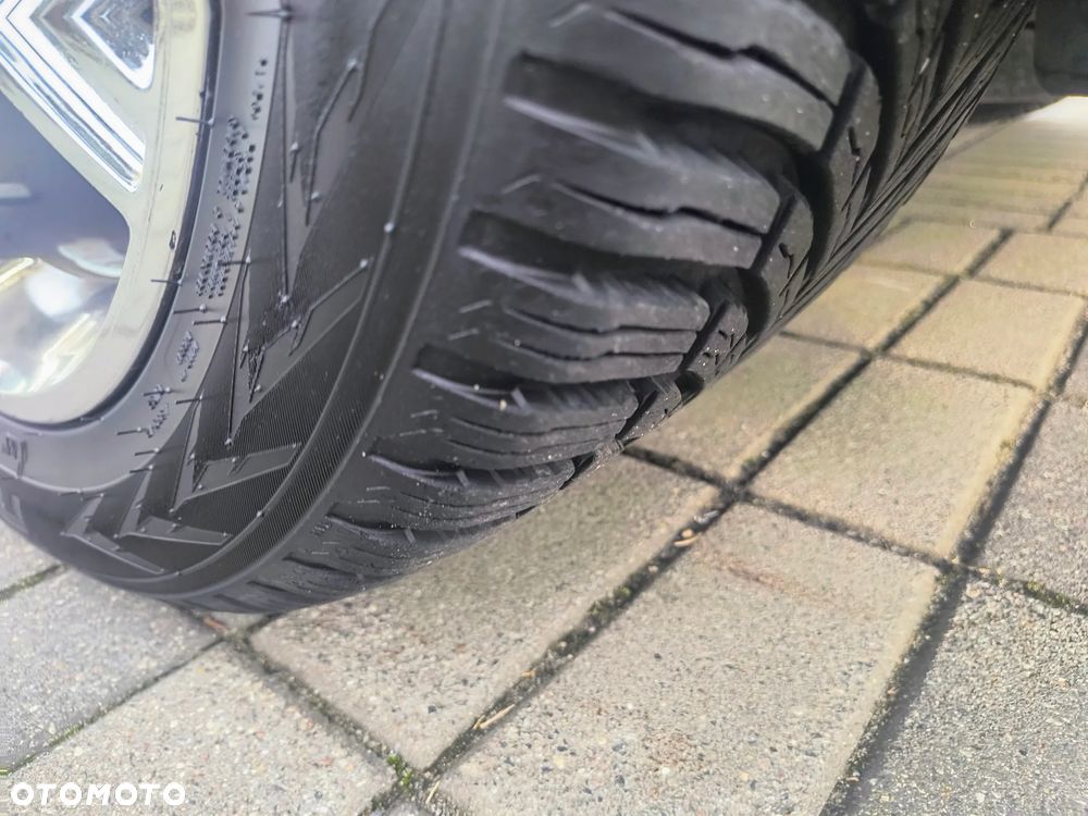 Mercedes-Benz Klasa E - 12