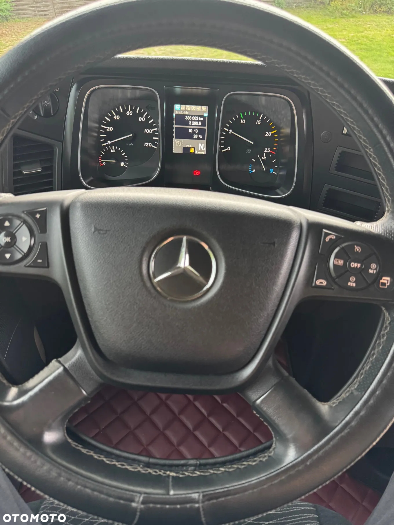 Mercedes-Benz ACTROS - 8