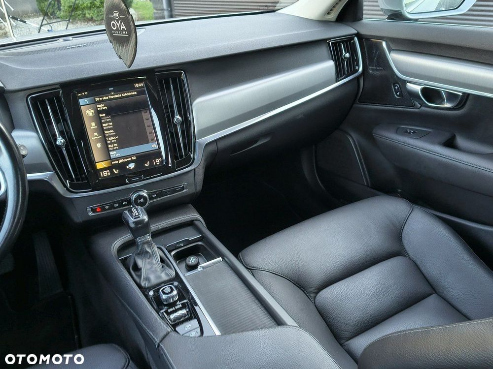 Volvo V90 D3 Momentum - 28