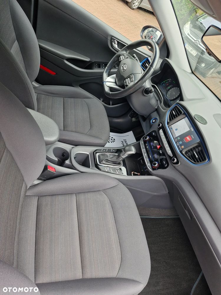 Hyundai IONIQ Hybrid Business - 22