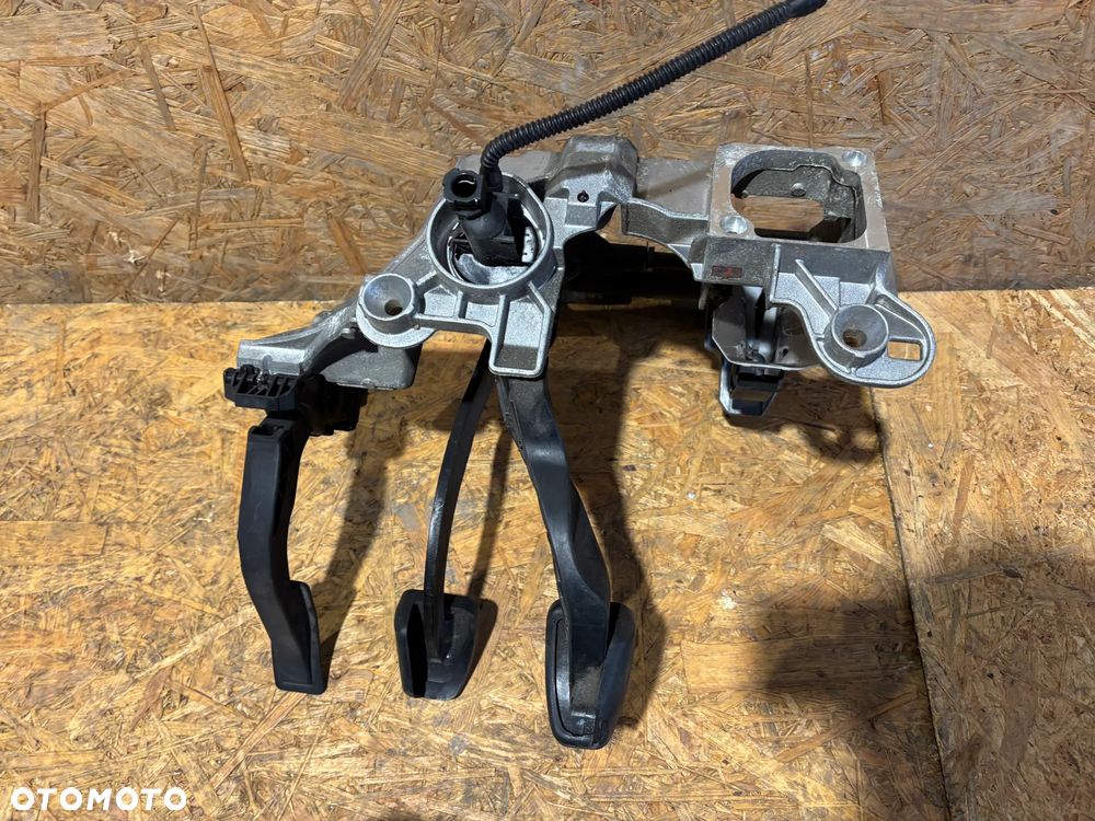 AUDI Q5 Mocowanie stelaż pedałów 8K2721117 - 5