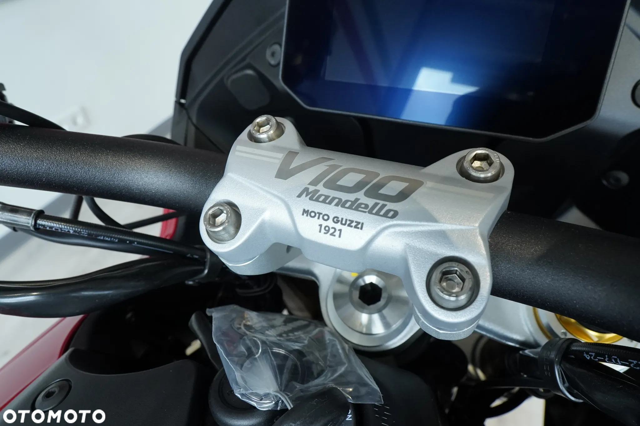 Moto Guzzi V100 Mandello - 19