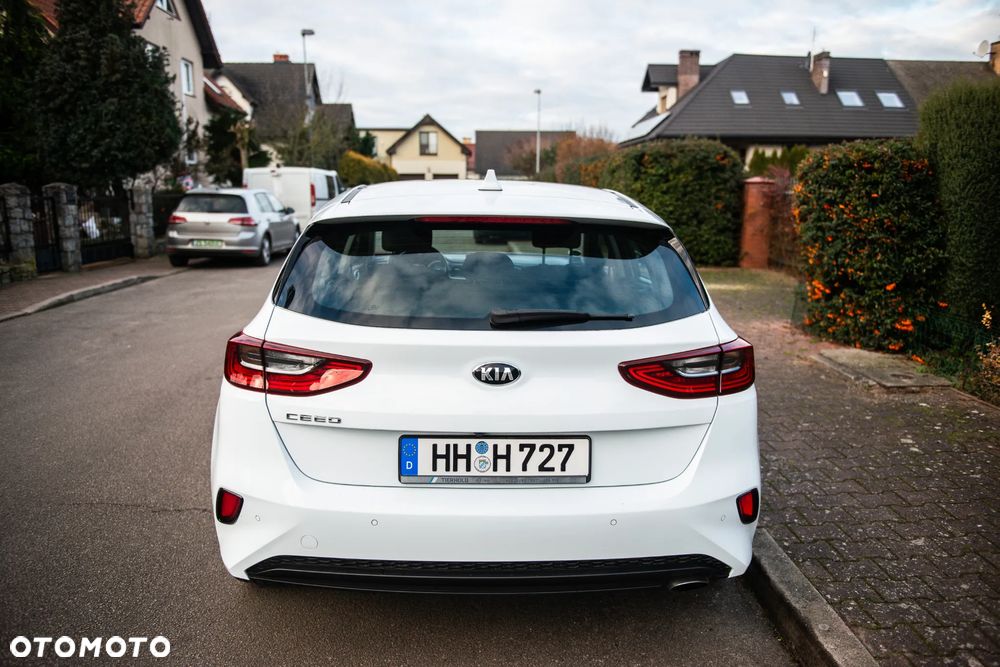 Kia Ceed - 13