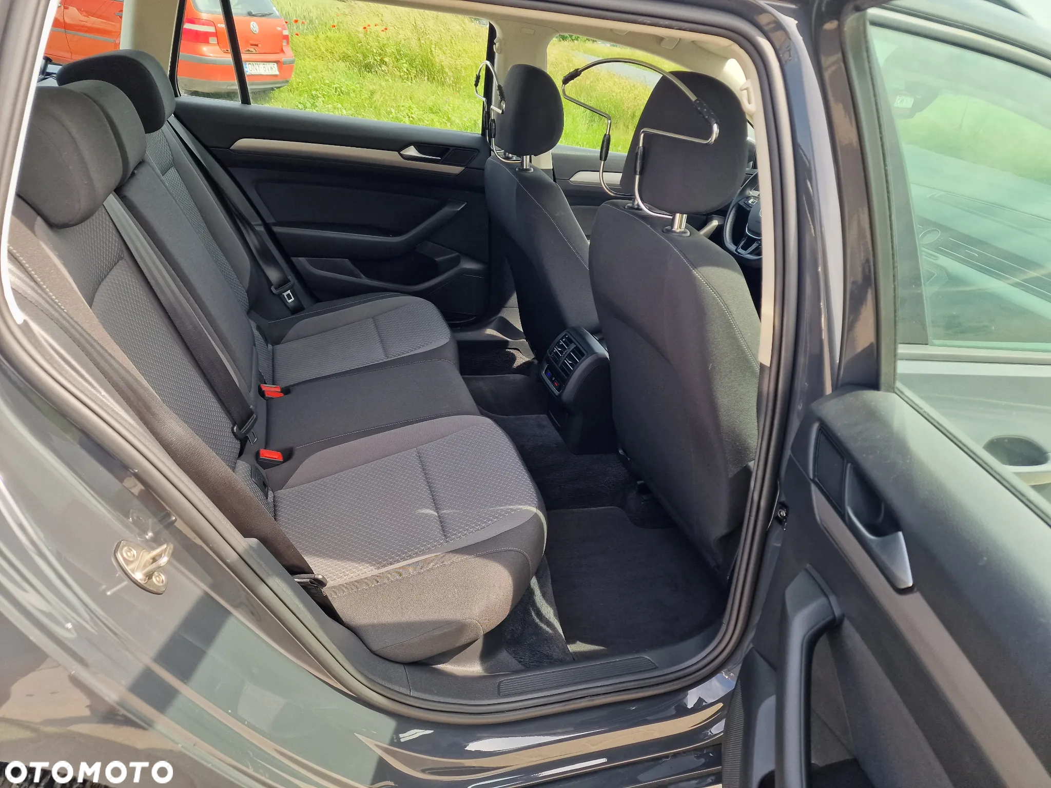 Volkswagen Passat Variant 1.6 TDI (BlueMotion Technology) DSG Comfortline - 25