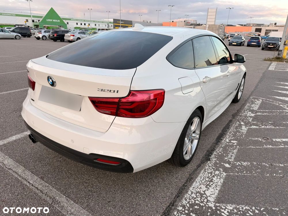 BMW 3GT 320i xDrive M Sport - 8