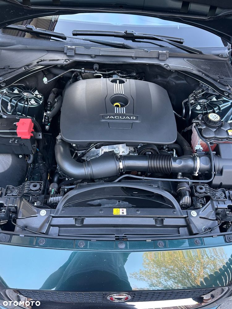 Jaguar XE 25t Prestige - 17