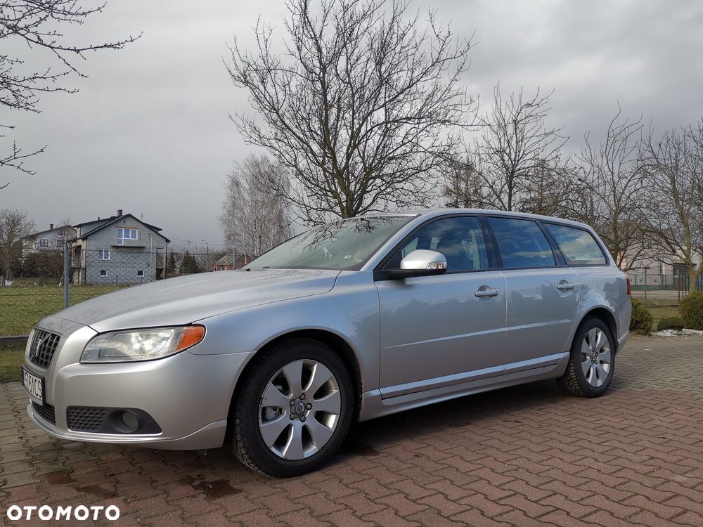 Volvo V70 2.0D Momentum - 1