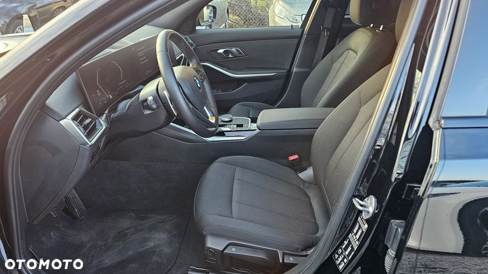 BMW Seria 3 330d xDrive Advantage sport - 15