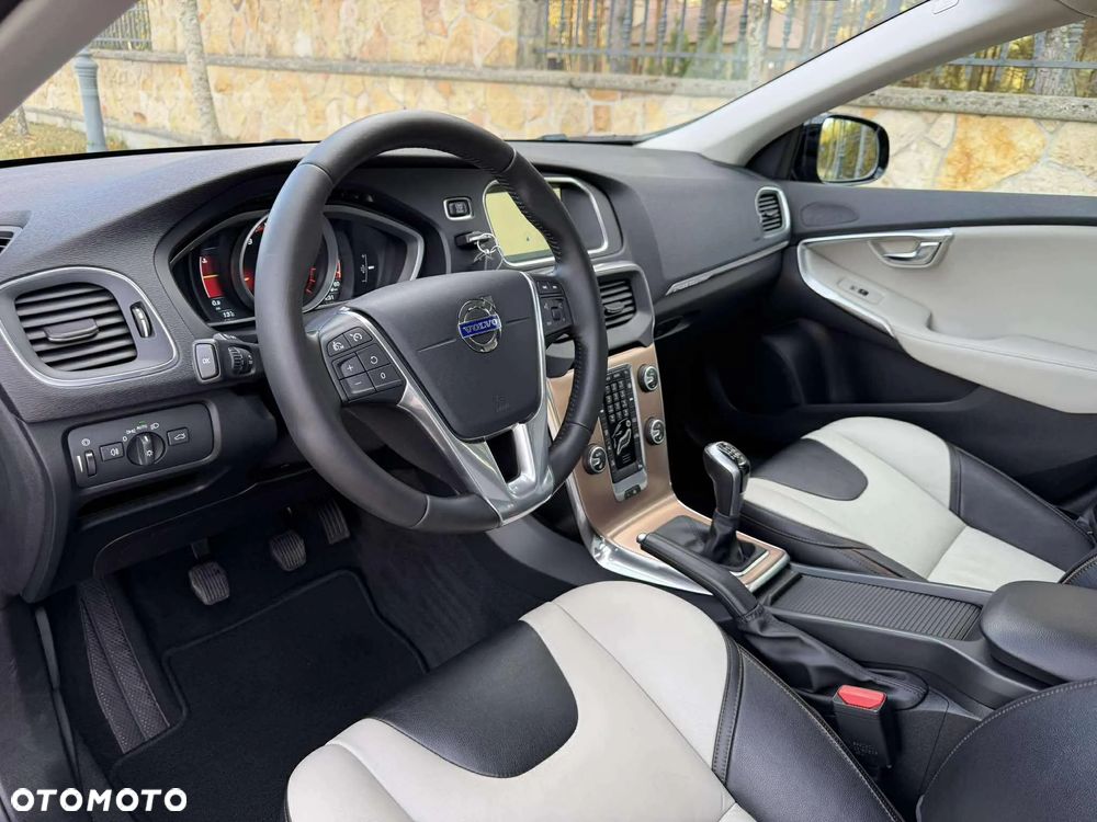 Volvo V40 Cross Country T3 Summum - 21