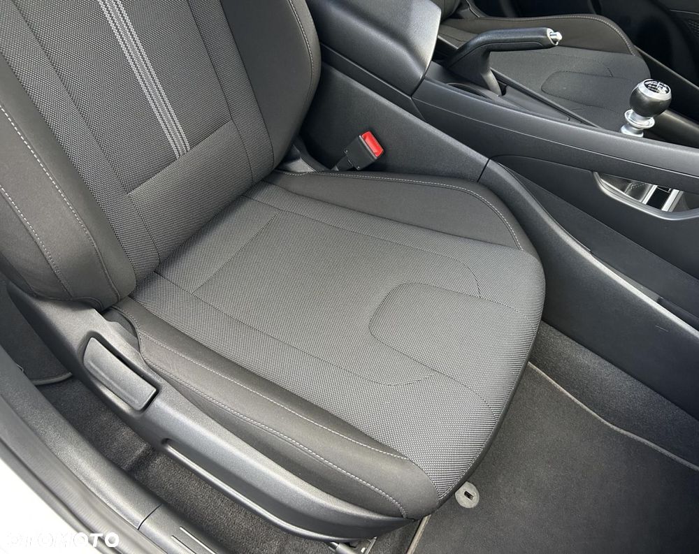 Hyundai Elantra - 18
