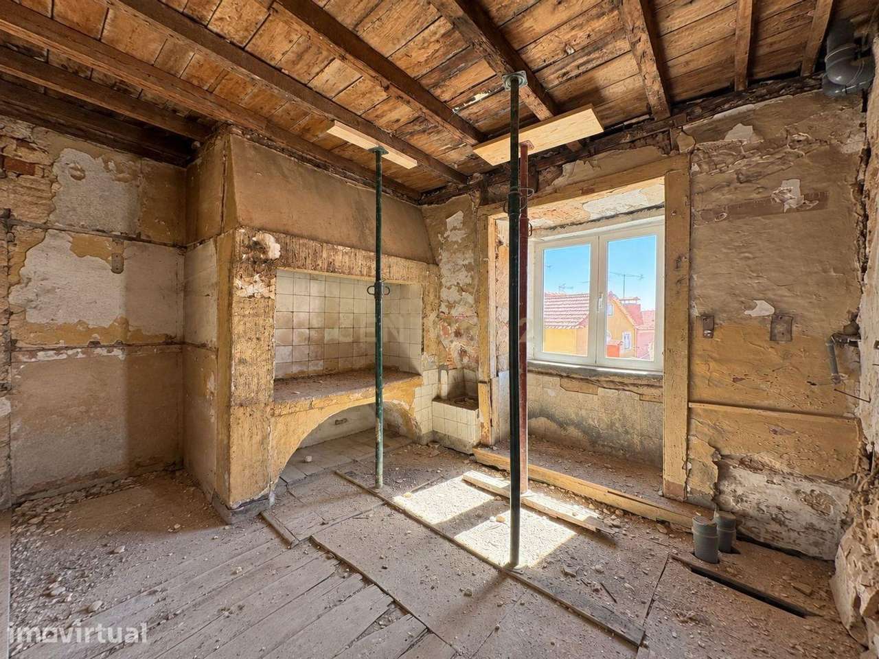 Apartamento para remodelação na Rua de São Miguel, em pleno coração de - Grande imagem: 2/18