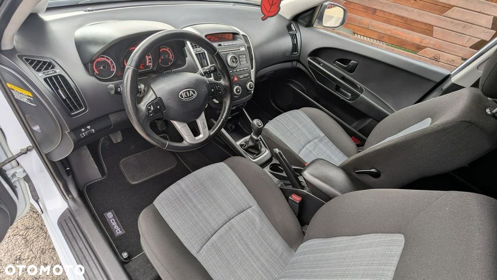 Kia Ceed 1.4 M - 17