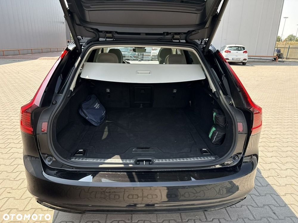 Volvo V90 - 16