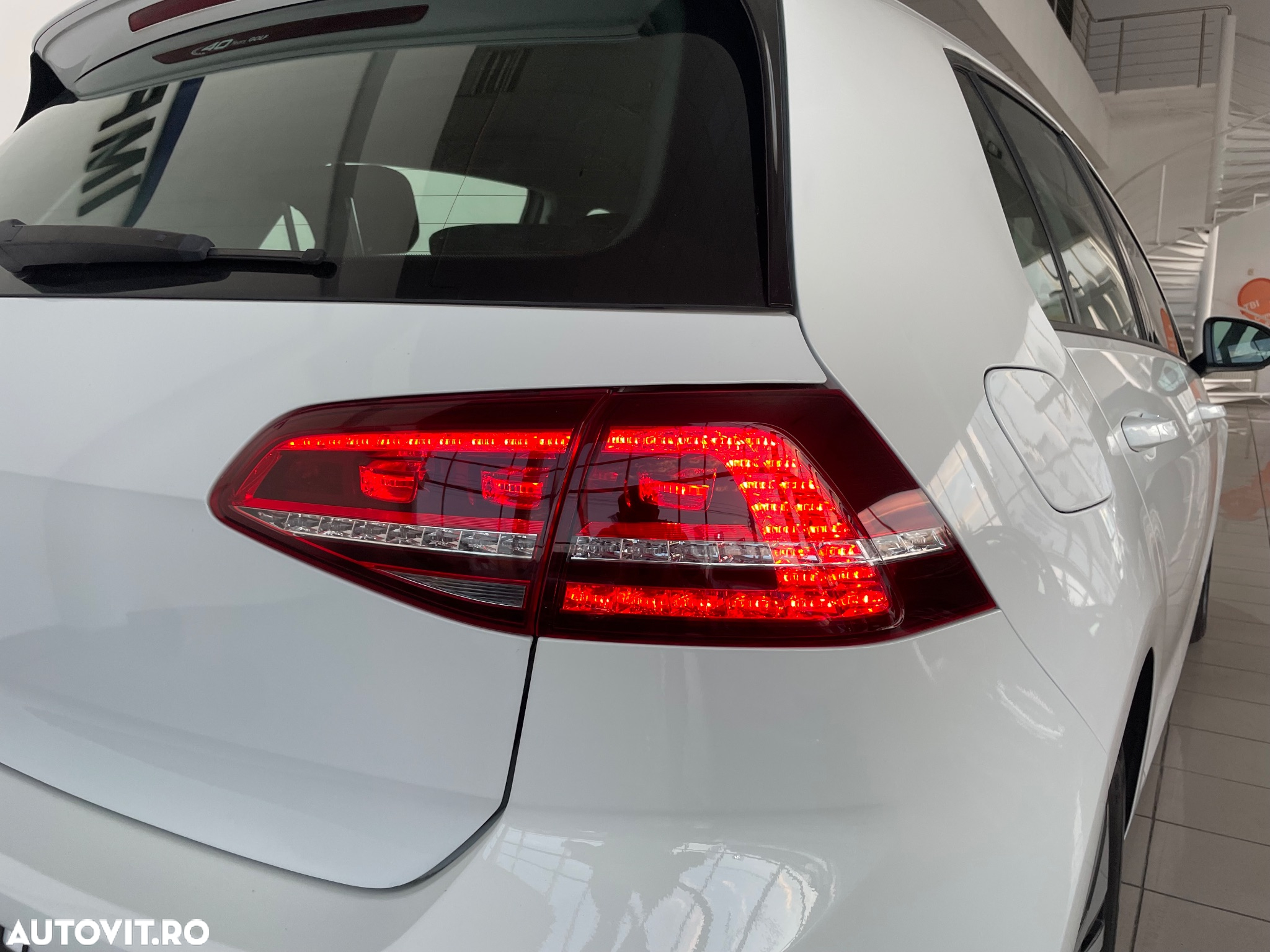 Volkswagen e-Golf - 34