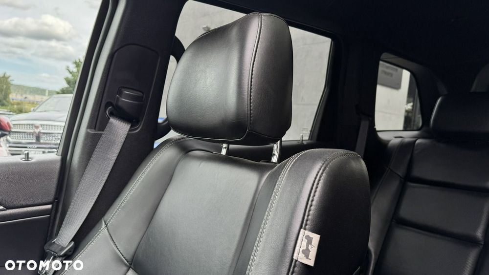 Jeep Grand Cherokee - 22
