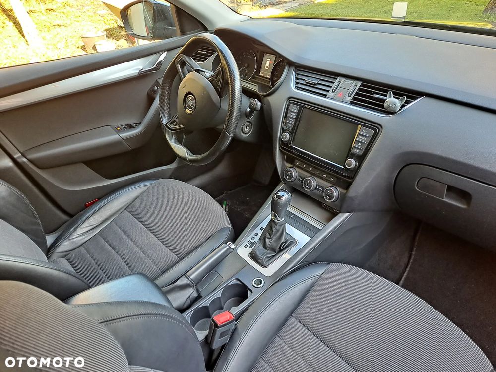 Skoda Octavia 2.0 TDI Edition DSG - 14