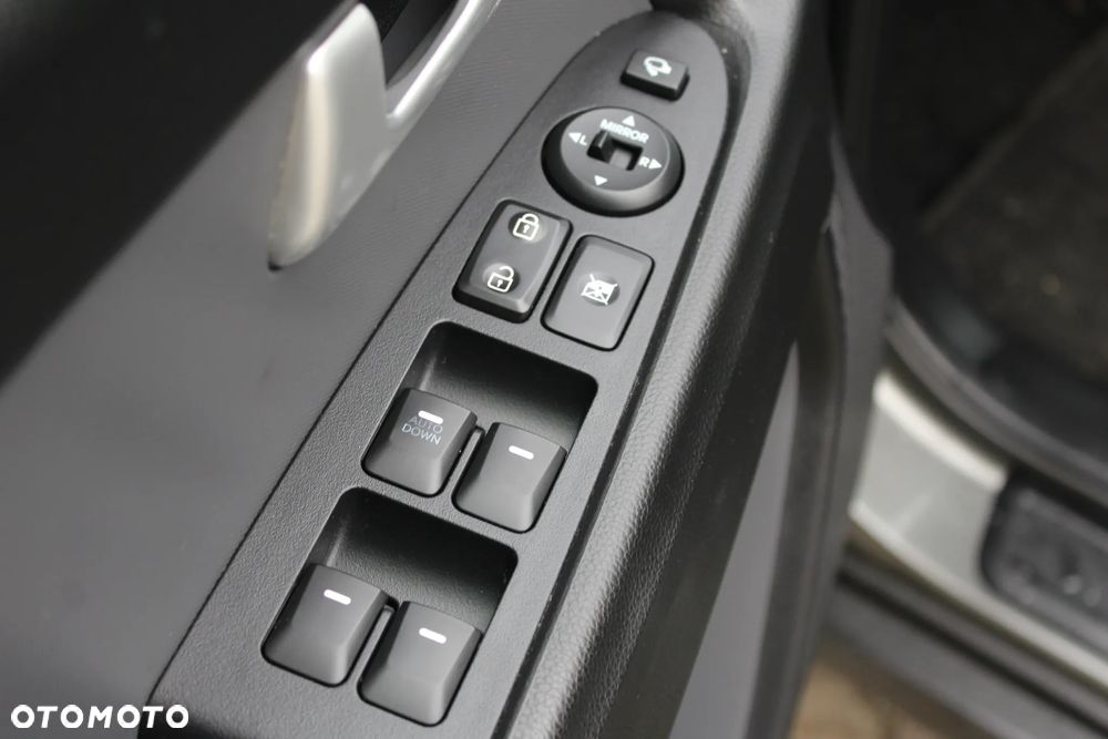 Kia Sportage 2.0 CVVT 2WD Automatik Spirit - 14