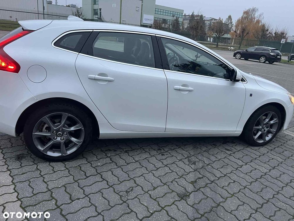 Volvo V40 D2 Drive-E Momentum - 16