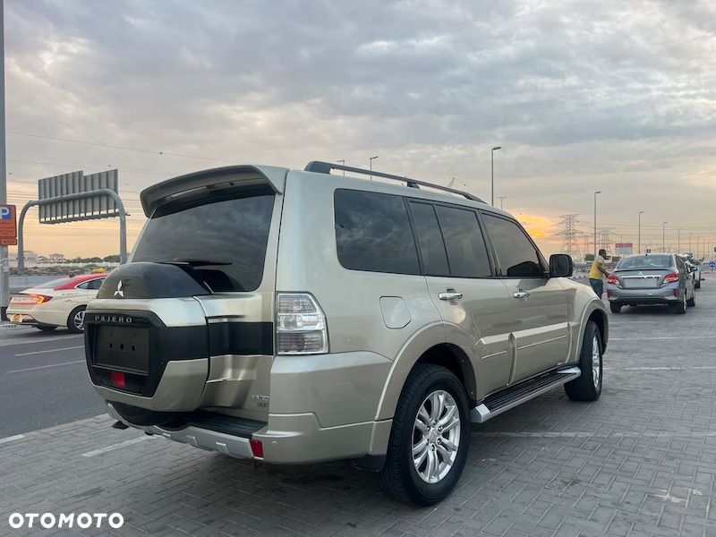 Mitsubishi Pajero - 9